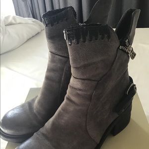 A.S. 98 Nebbia/Neroboots